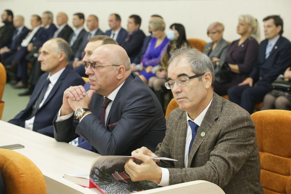 180 лет