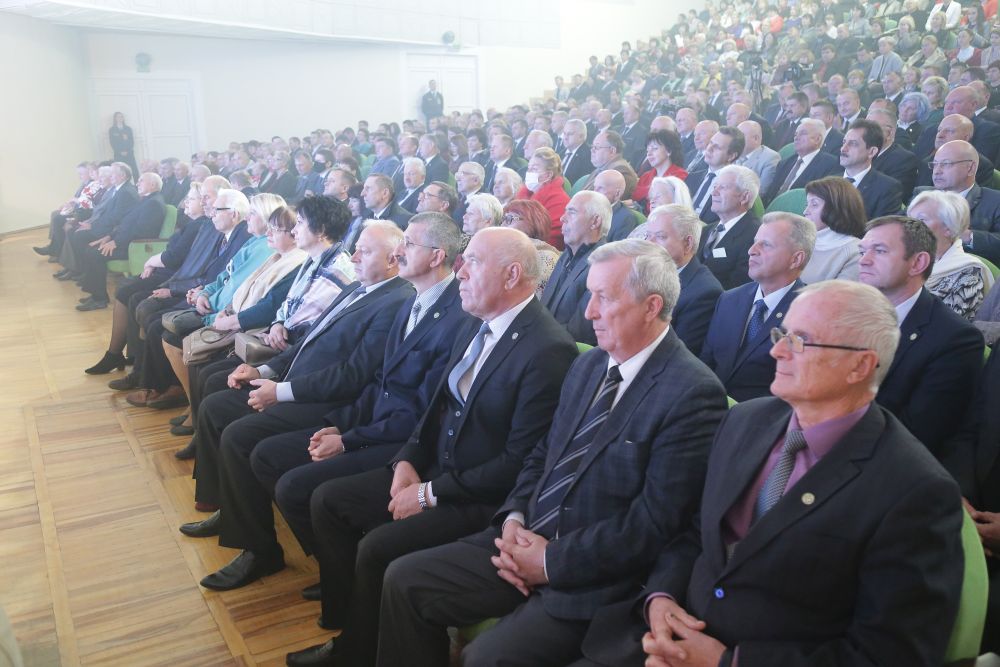 180 лет