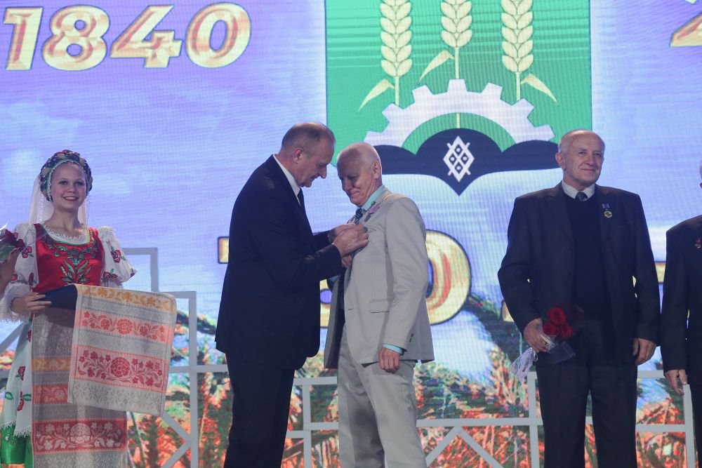 180 лет
