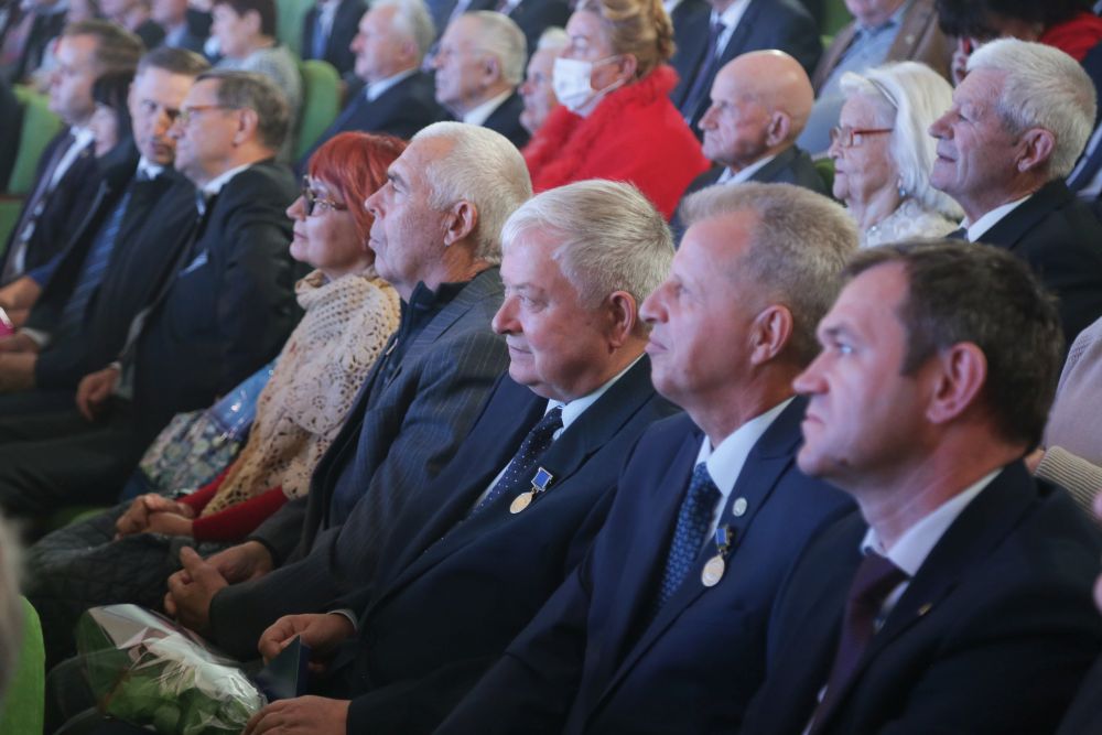 180 лет