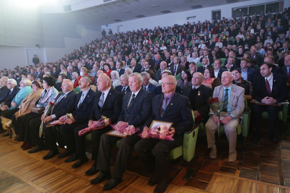 180 лет