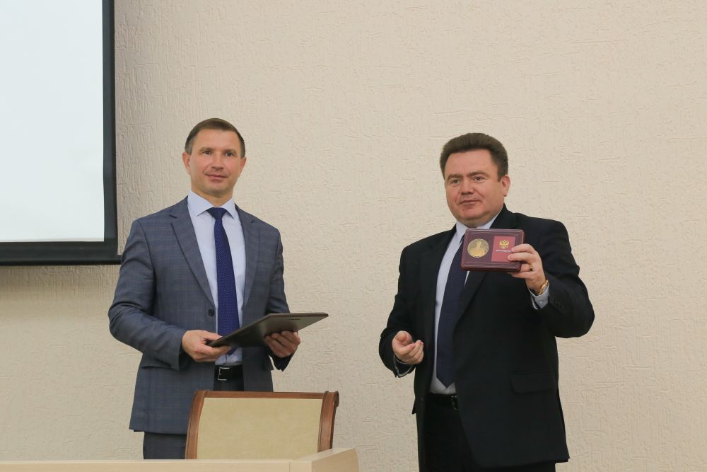 Поздравляем