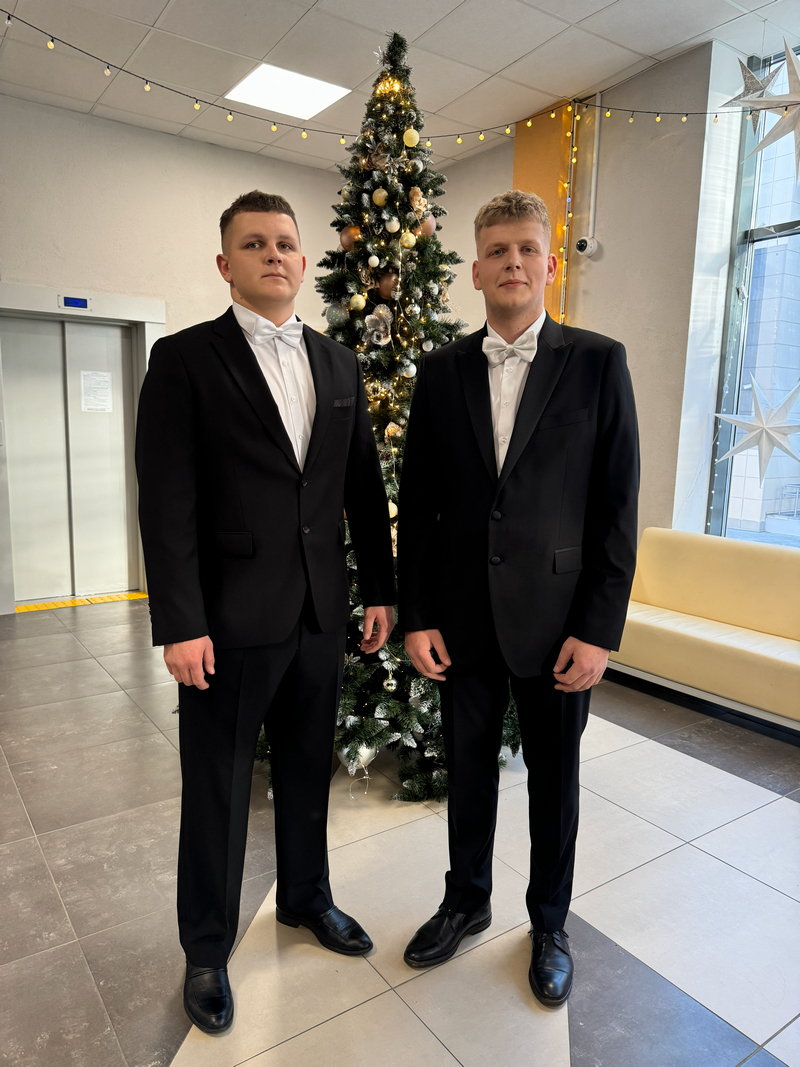 бал